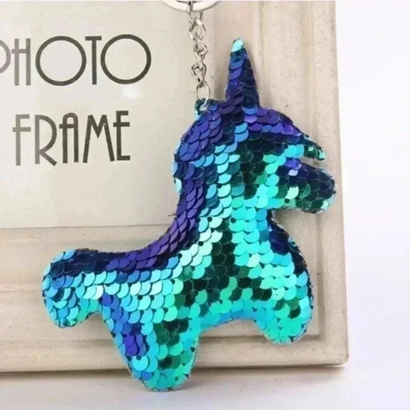 ⭐️ Cat And Unicorn Sequin Poms - Picture 5 of 5